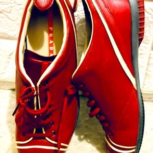 Authentic Prada men red leather size 8.5, made in Italy. Very good condition.